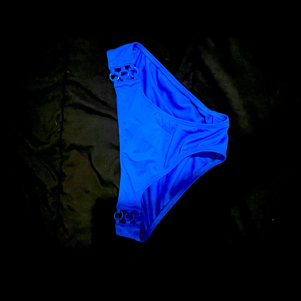 Bikini bundle - Picture 3 of 3